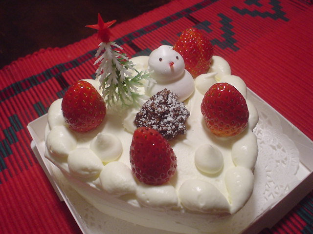 クリスマスケーキ【いちごのショートケーキ・ハート型】グーテ・ド・ママン